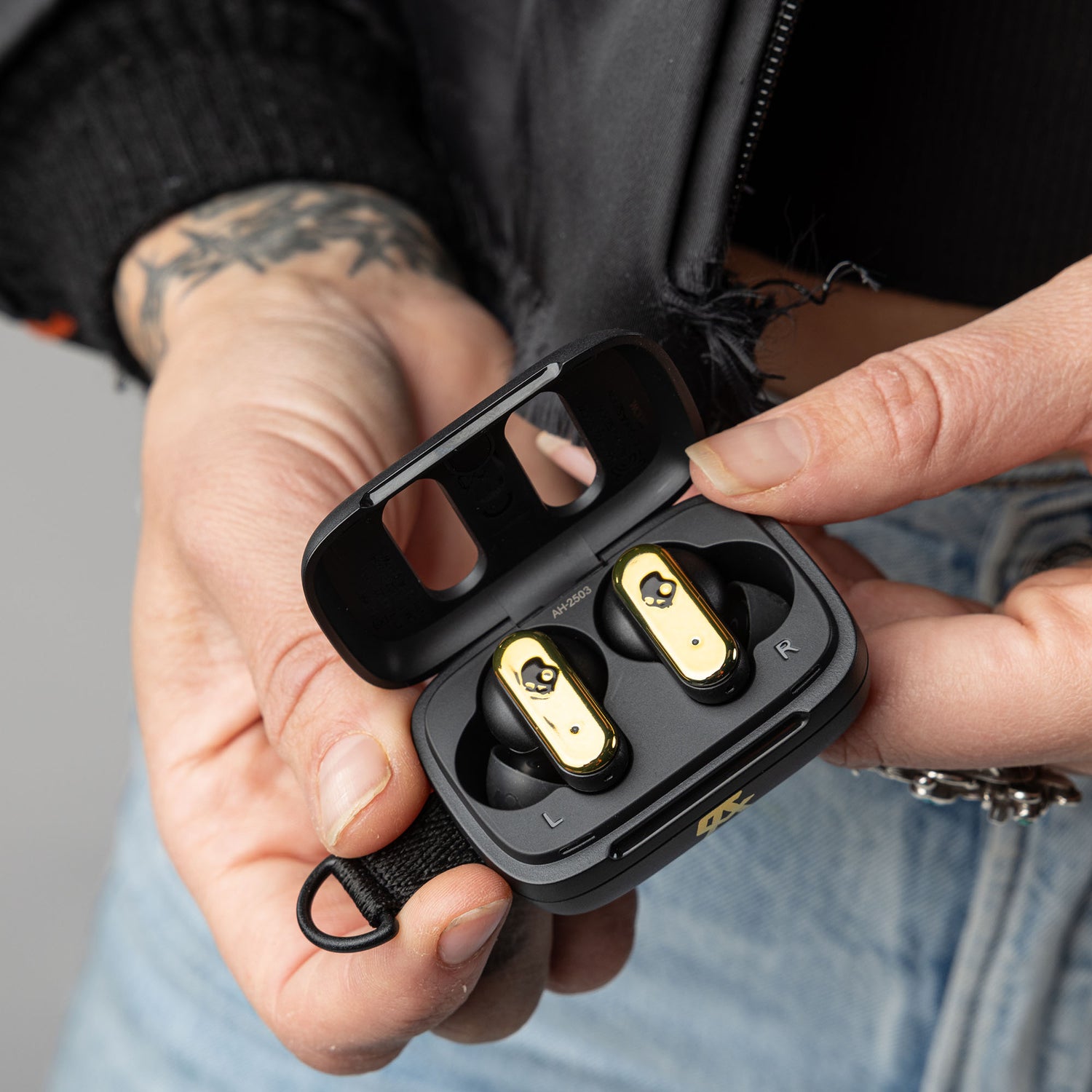 Skullcandy x Canelo Gold/Black | LS